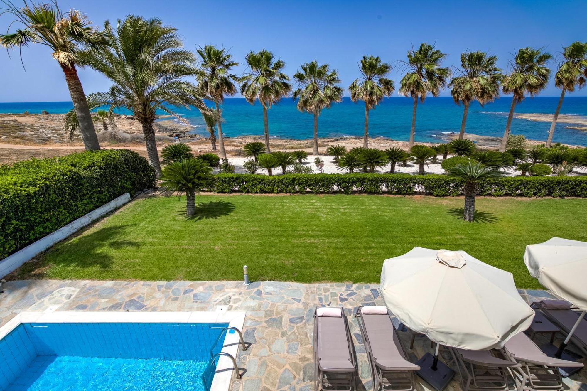 Platzia Beach Villas Paphos Exterior photo