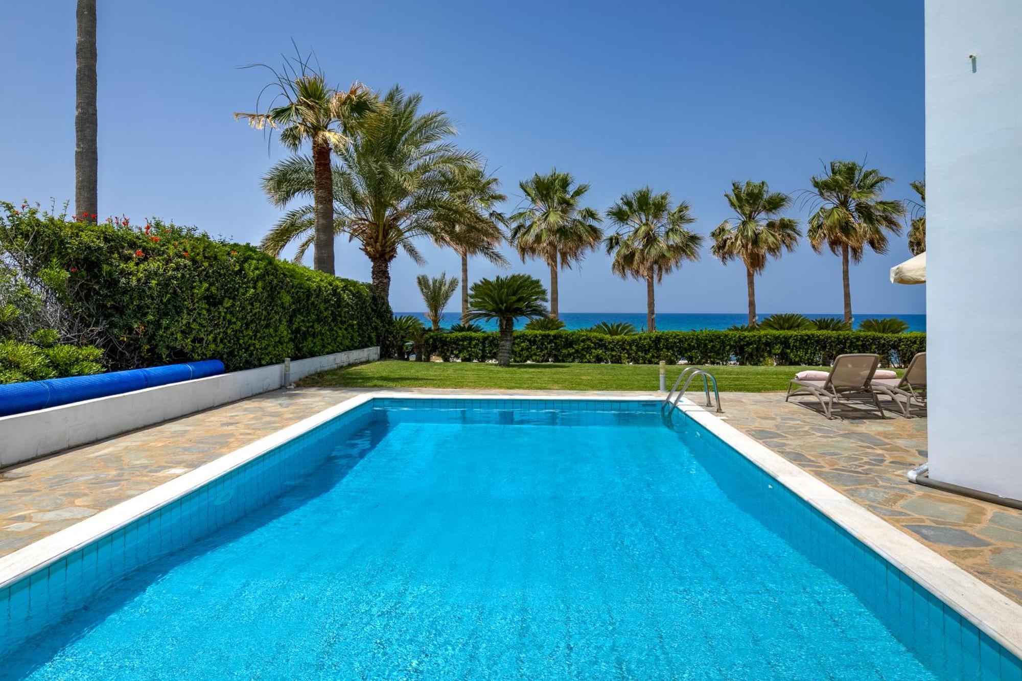 Platzia Beach Villas Paphos Exterior photo