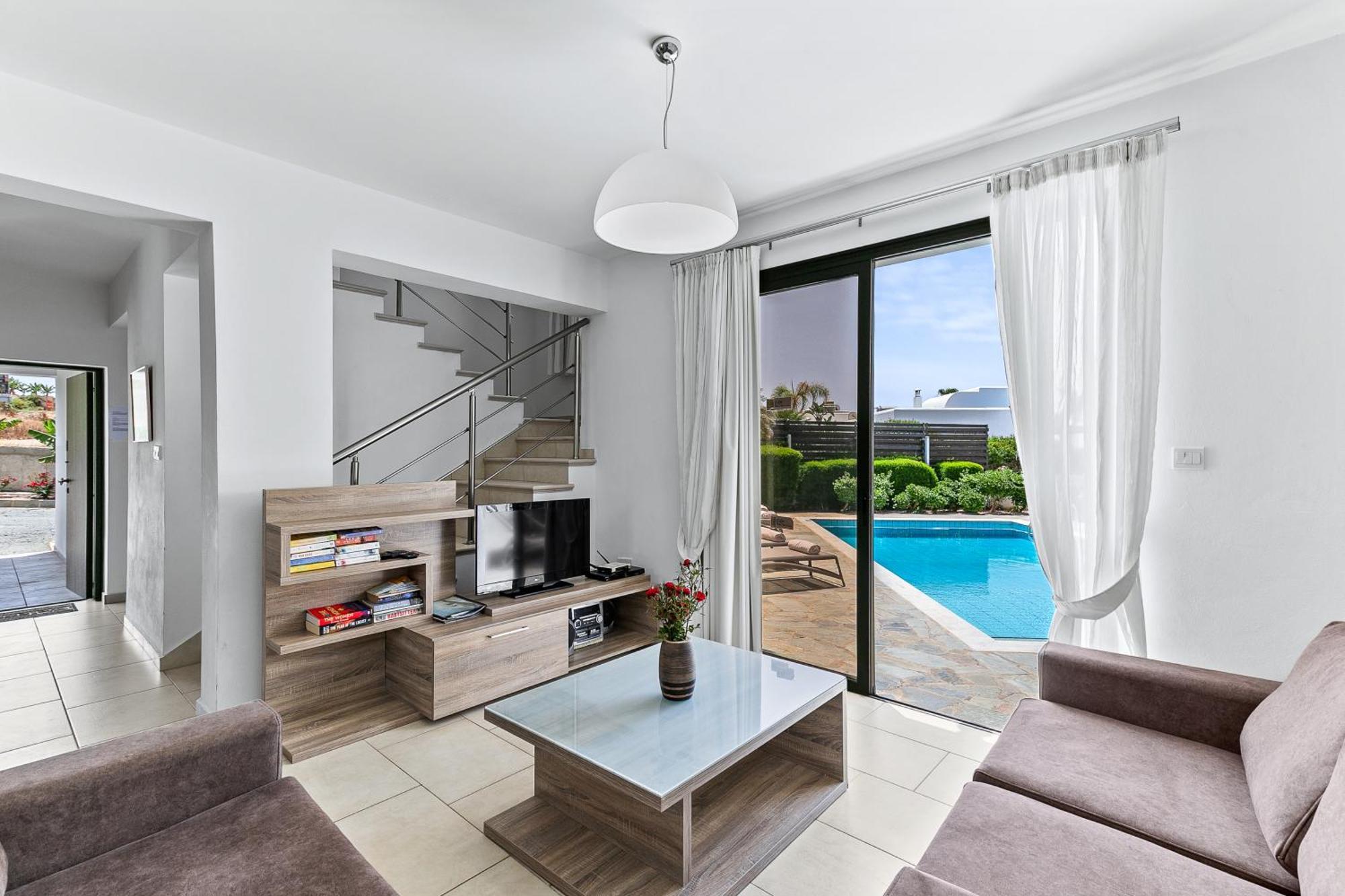 Platzia Beach Villas Paphos Exterior photo